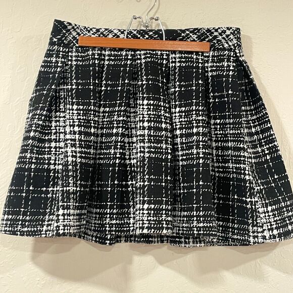 ~~ Banana Republic Sz 8 Black & White Plaid Lined Pleated Circle Mini/Knee Skirt - Picture 10 of 11